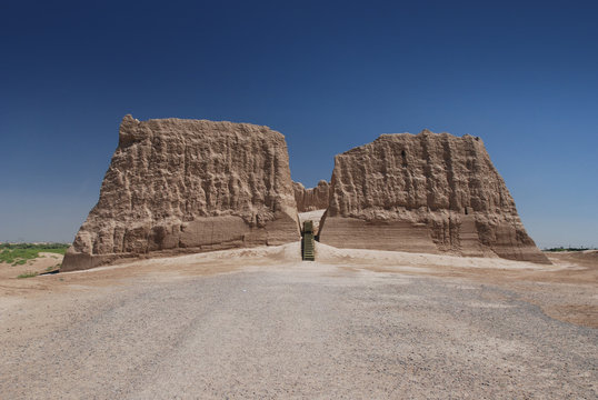 View of the Great Kyz Qala in Merv