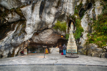 Lourdes - Grotta Bernadette