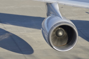旅客機のエンジン