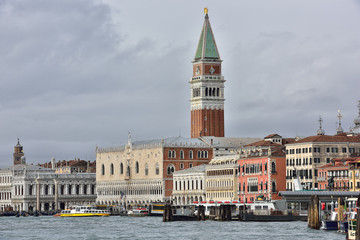 Blick auf Venedig mit Campanile und Dogenpalast