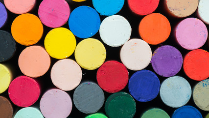 Round oil pastels crayons