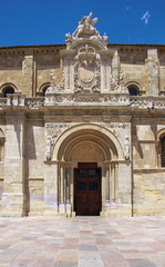 Obraz premium Prächtiges Portal der Basilika San Isidoro in Leon Kastillien