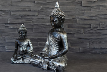 Zwei Buddhafiguren