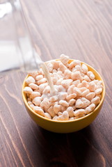 cornflakes with milk