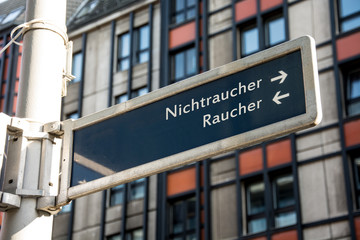 Schild 61 - Nichtraucher