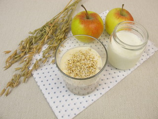 Overnight Oats mit Joghurt und Apfel