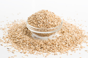 sesame seeds in glass bowl