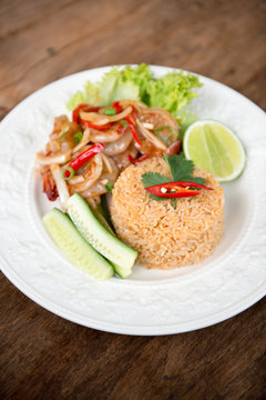 Spicy fried rice with prawn.