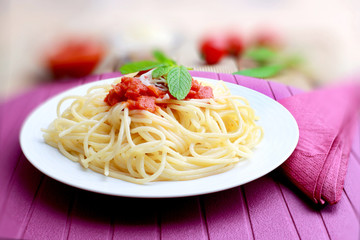 Spaghetti with tomato