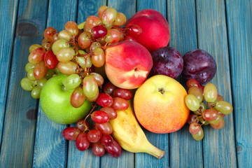 Naklejka na ściany i meble fresh ripe fruits l