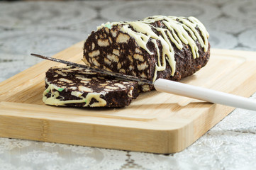 Salame al cioccolato, dolce, dessert in pirmo piano