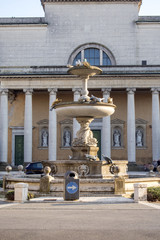 Pontedera,Fontana presso il Duomo.