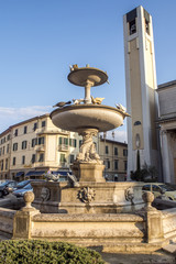 Pontedera,Fontana presso il Duomo.