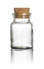 Glas mit Stopfen vor weißem Hintergrund