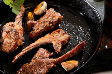 Organic Grilled Lamb Chops with Garlic
