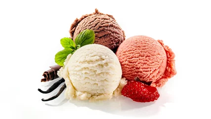Crédence de cuisine en verre imprimé Dessert Trois portions individuelles de dessert glacé coloré