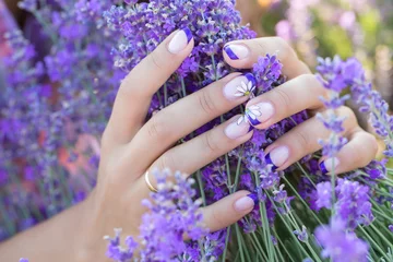 Crédence de cuisine en verre imprimé Lavande lavender in the hands