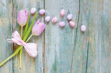 Easter decoration with tulip flowers and eggs