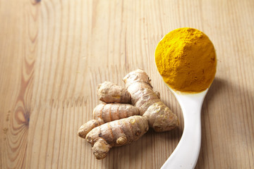 turmeric root and powder