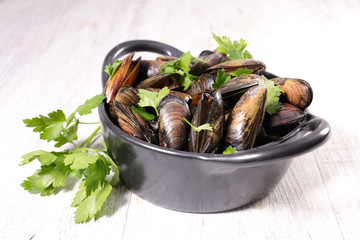 mussel and parsley