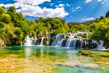 Zelfklevend Fotobehang Waterval in Nationaal Park Krka -Dalmatië, Kroatië © zm_photo