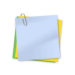 Blank sticky note and paper clip with clipping path