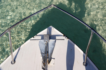 Bahamas: Boat - Front end