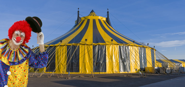 Zirkuszelt mit Clown