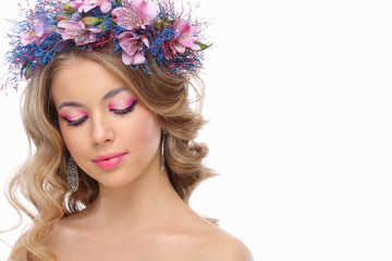 Naklejka premium Beautiful young woman in wreath