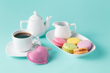 Breakfast laying with macaroon