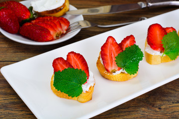 Bruschetta with Goat Cheese and Strawberry, Mint