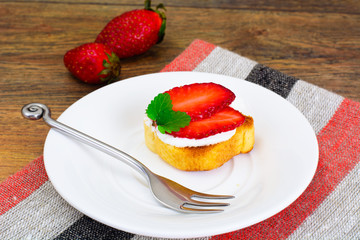 Bruschetta with Goat Cheese and Strawberry, Mint