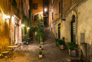 Fototapety  Stary dziedziniec w Rzymie, Włochy