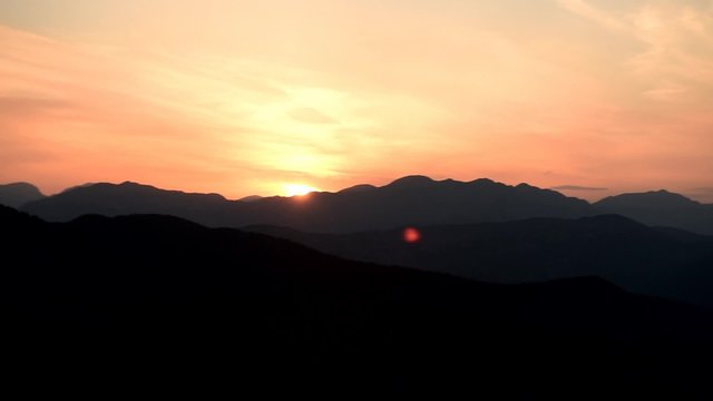 sıradağlarda g&uuml;nbatımı