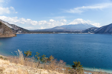 Naklejka premium Fuji and lake motosu