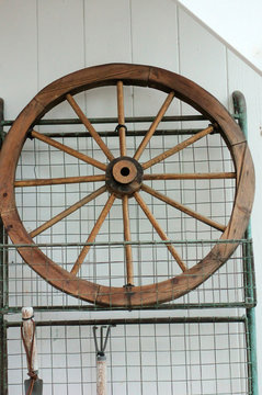 車輪,オブジェの木製の車輪