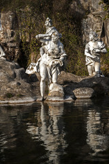 Fototapeta na wymiar statua di diana nel parco reale di caserta