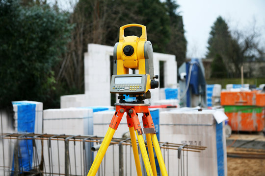 Vermessung auf der Baustelle