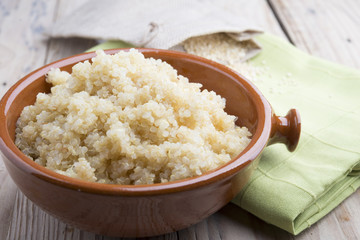  cooked quinoa in a bowl