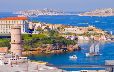 Marseille, entrée du vieux port, fort saint jean, archipel du Frioul, Château d'If, 