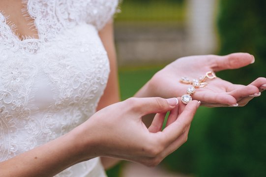 bride hands wedding ring