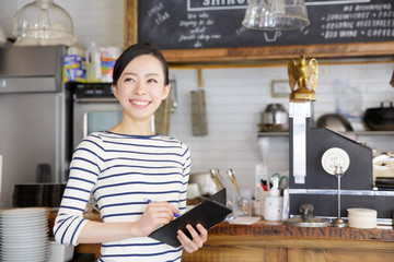 カフェ・働く女性