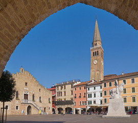 Hauptplatz von Portogruaro / Venetien / Italien