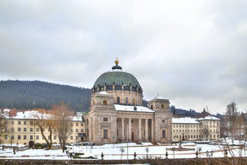 Blick auf das Kloster St. Blasius in St. Blasien, einem Kurort im Hochschwarzwald in Süddeutschland
