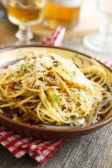 Pasta with garlic bread crumbs and tomatoes