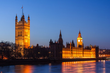 Fototapeta premium Palace of Westminster, Big Ben clock tower and Houses of Parliament in London by night
