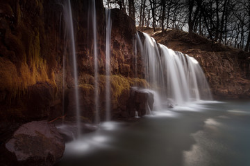 Obraz premium Sgwd Ddwli Uchaf, South Wales Sgwd Ddwli Uchaf waterfall on the river Neath, near Pontneddfechan in South Wales, UK.