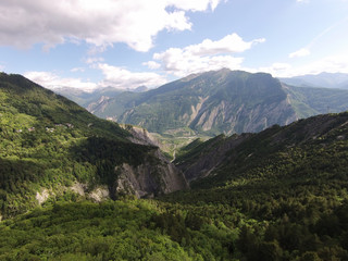 Fototapeta na wymiar Vue de la vallée de la maurienne en savoie