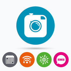 Hipster photo camera sign icon. Retro camera.