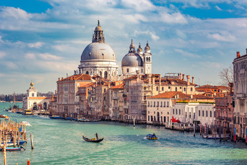 Grand Canal et Basilique Santa Maria della Salute à Venise